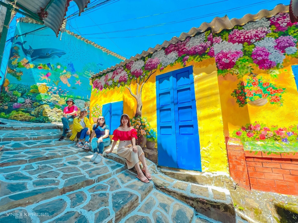 Đến Nhơn Lý nhớ ghé ngôi làng ven biển đẹp như phim