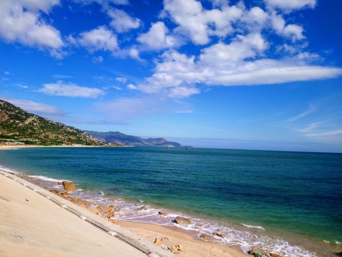 Làng chài xóm 8 địa điểm có nhiều hải sản tươi ngon và rẻ nhất Bình Thuận?