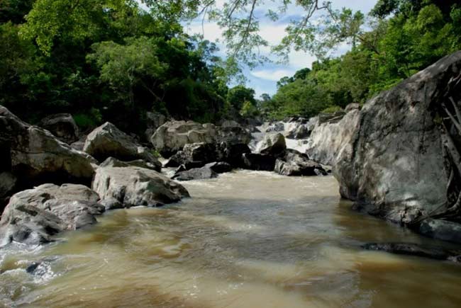 Thác Dray K’nao - Thiếu nữ giữa rừng sâu