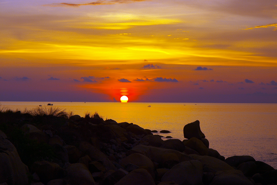 Hòn Sơn một ngày nắng