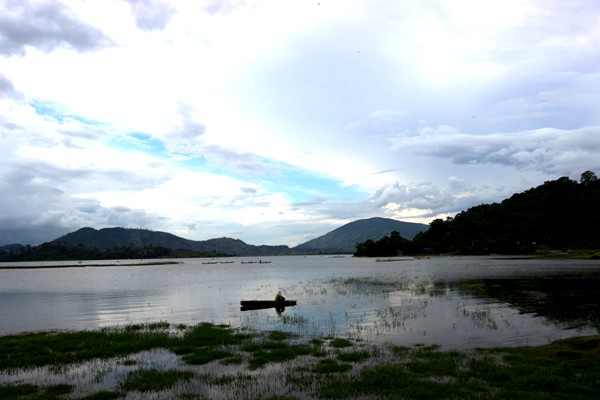 Về Hồ Lắk câu cá, cưỡi voi