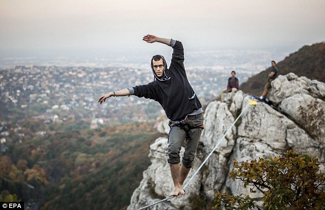 10 trò chơi nguy hiểm nhất hành tinh đầy thú vị