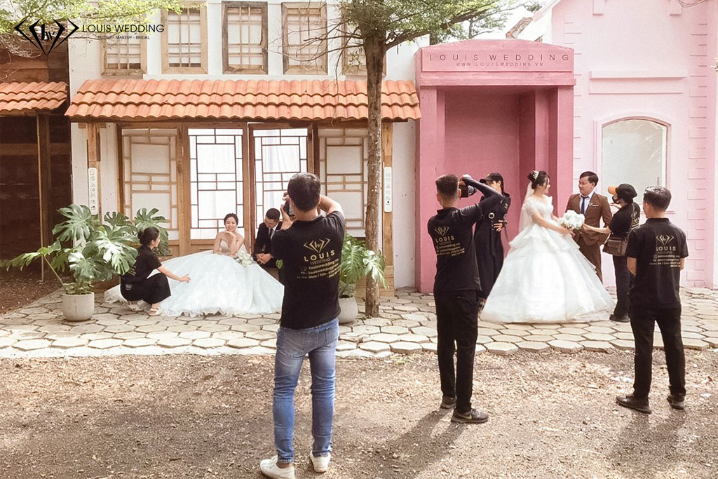 Phim trường chụp hình cưới Louis Wedding lớn nhất Gia Lai