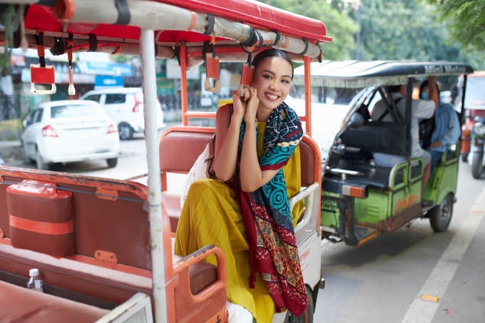 Á hậu Thủy Tiên du lịch Ấn Độ - 2