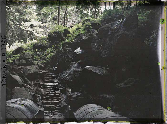 Cửa động Hương Tích.