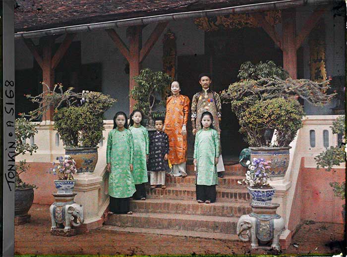 Tổng đốc Hoàng Trọng Phu và các thành viên gia đình.