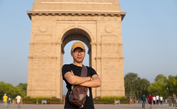 Nguyễn Huy Đức trong chuyến du lịch Ấn Độ.