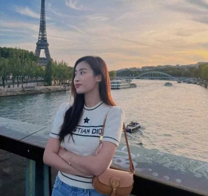 Du hí trời Tây, Hoa hậu Đỗ Mỹ Linh dùng nhiều đồ hiệu nhưng vẫn giữ một nét đẹp chân phương