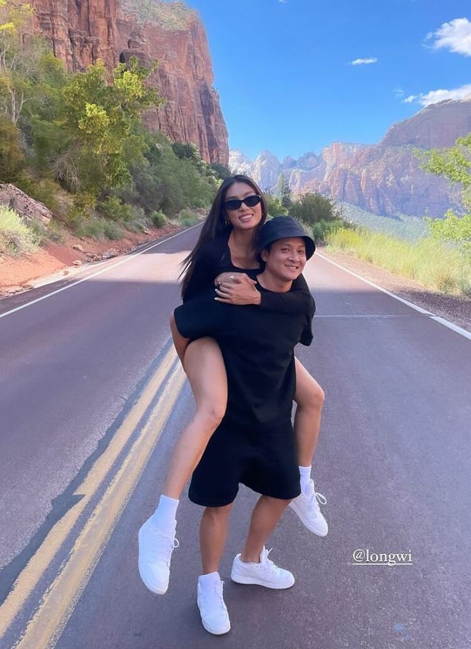 Á hậu Thảo Nhi có chuyến du lịch nước ngoài đầu tiên sau khi tham dự Miss Universe Vietnam. Lần này, cô nàng Việt kiều Đức đến Mỹ, tận hưởng nắng vàng, biển xanh ở Malibu và hòa mình vào nhịp sống sôi động ở Las Vegas, Los Angeles. Sau đó, người đẹp cùng bạn trai lái xe khám phá, trải nghiệm công viên quốc gia Zion nằm gần Springdale, tiểu bang Utah, phía Tây Nam nước Mỹ, cách Las Vegas 2,5 giờ và cách Los Angeles 7 giờ lái xe. Nơi đây nổi tiếng với hẻm núi Zion kỳ vĩ.