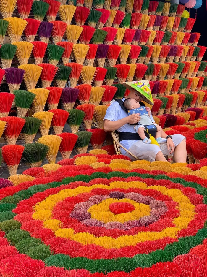 Gia đình trẻ với chuyến du lịch 14 ngày cùng con 4 tháng tuổi: 'Nghĩ là 'hành xác' thì tôi đã không cho con đi'