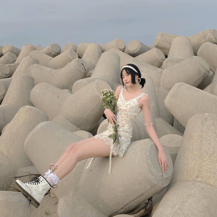 Thẳng tiến bờ đê chắn sóng Cát Hải