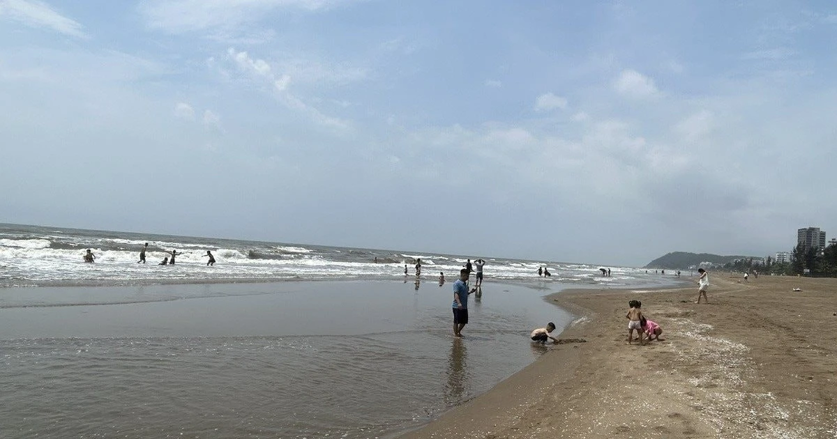 2 cháu nhỏ ở Phú Thọ gặp nạn khi tắm biển Sầm Sơn