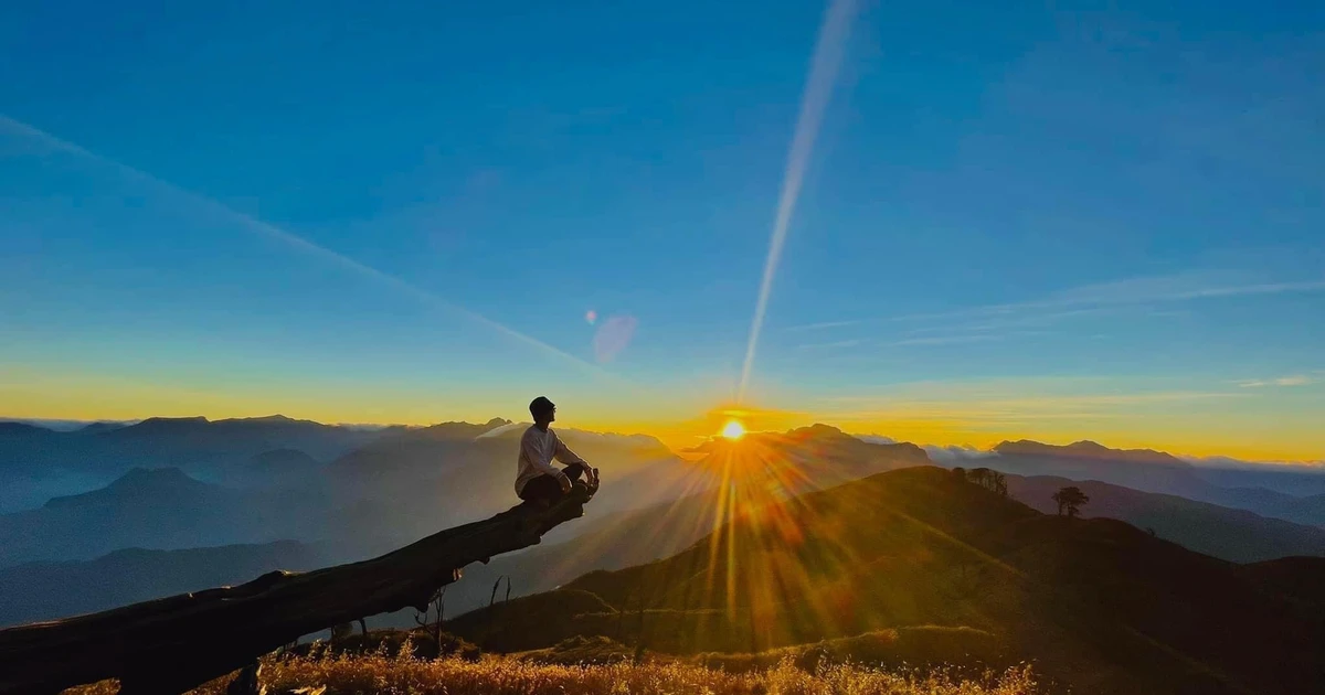 Khám phá 7 cung trekking mùa thu miền Bắc: Mây và lúa chín vàng