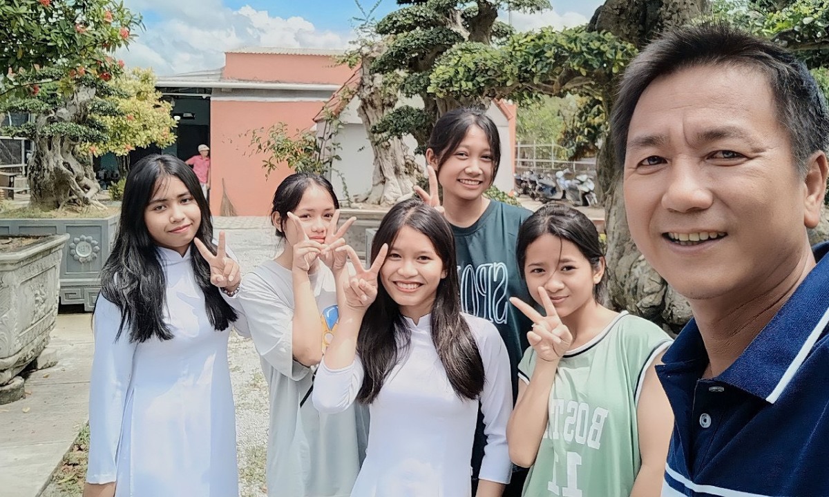 Ấm lòng với đôi vợ chồng xây nhà trọ 0 đồng cho học sinh