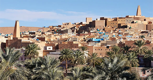 Bên trong ốc đảo giữa sa mạc lớn nhất thế giới