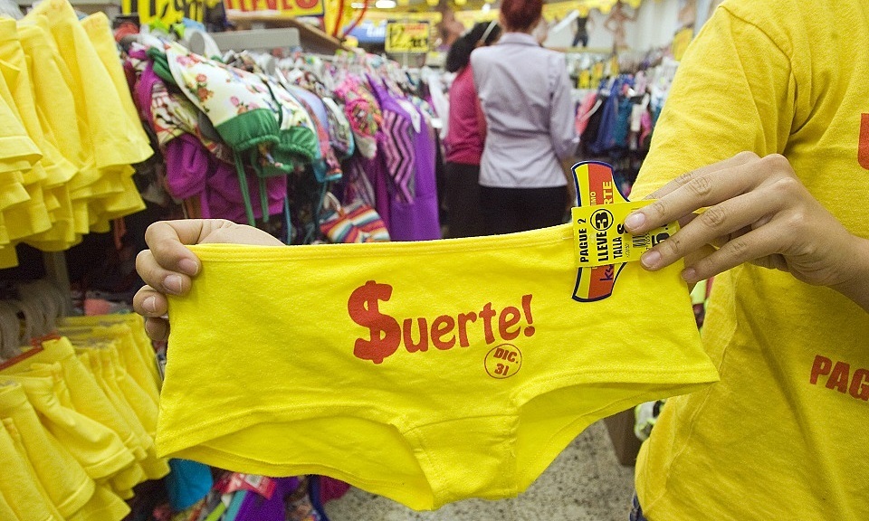 Cách lấy may trong năm mới của người dân khắp thế giới