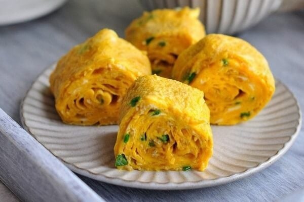 Cách rán trứng vàng xốp, tăng thêm dinh dưỡng?