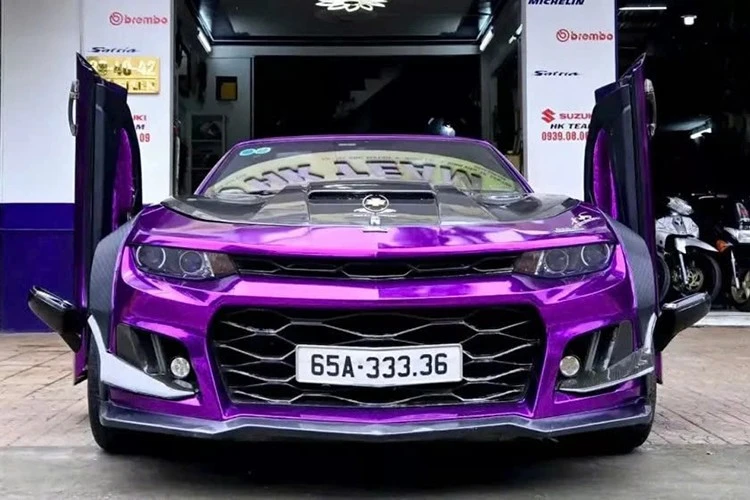 Cùng xem Chevrolet Camaro mui trần biển tứ quý 3 của đại gia Cần Thơ