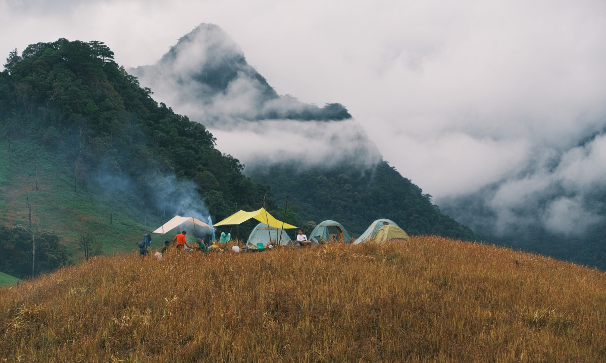 Đi từ núi cao xuống đồng bằng qua cung trekk Bidoup - Tà Giang