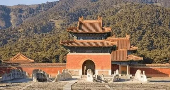 Giải mã phong thủy bí ẩn phía sau sự diệt vong nhà Thanh