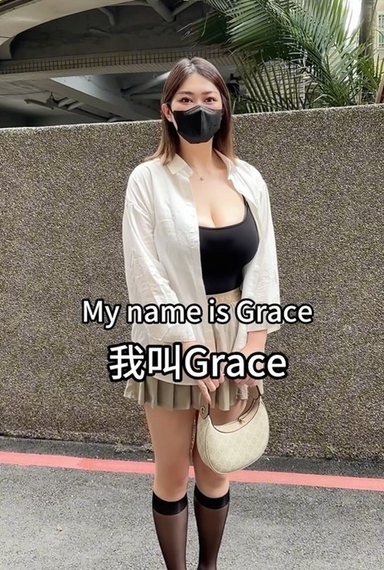 Grace cô gái siêu vòng một mặc hở bạo khi đi du lịch các nước