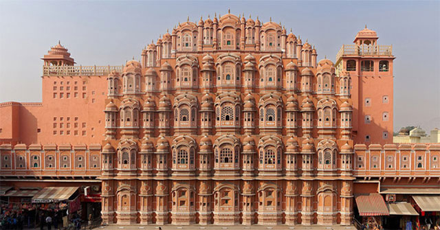 Hawa Mahal - cung điện gió gần 1.000 cửa sổ độc đáo ở Ấn Độ