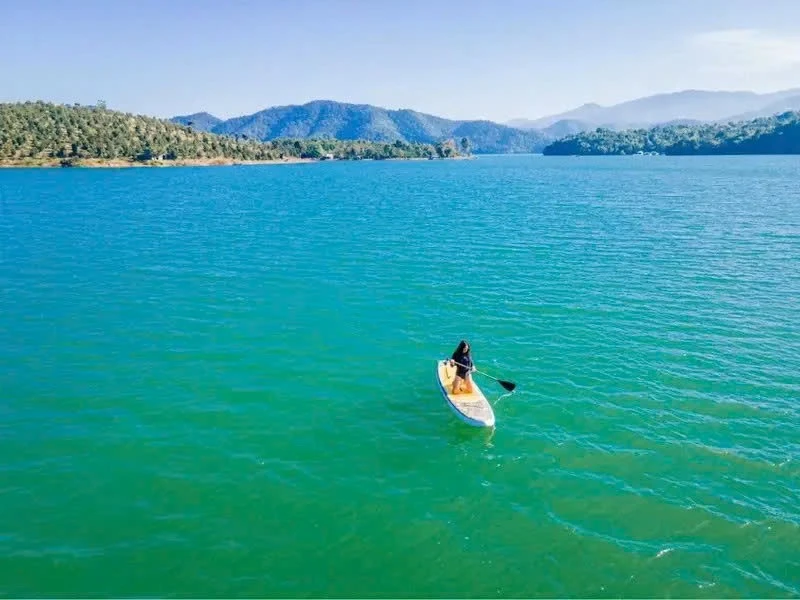 Hồ Hàm Thuận: Cảnh Đẹp Hoang Sơ, Cách TP.HCM 200km