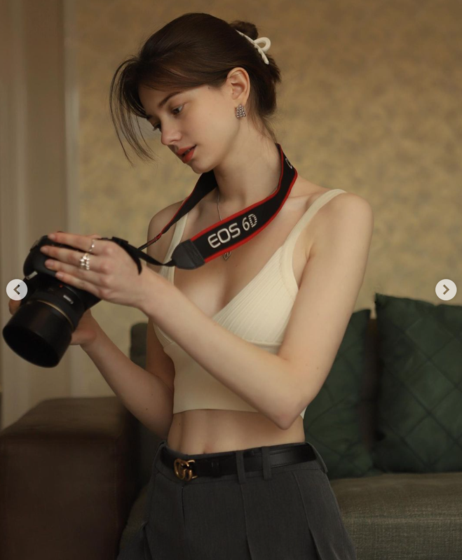 Hot girl Anastasia Cebulska lai khoe nét gợi cảm trong bộ trang phục bodysuit 