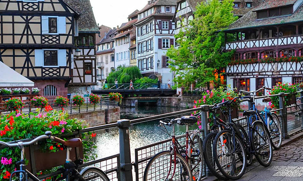 Khách Việt mê những ngôi làng nhỏ nước Pháp