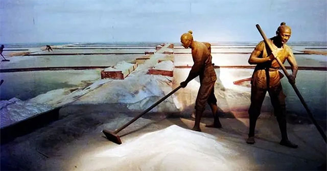 Khám phá bí ẩn về muối cổ xưa: Vì sao ăn ít muối lại yếu cơ?