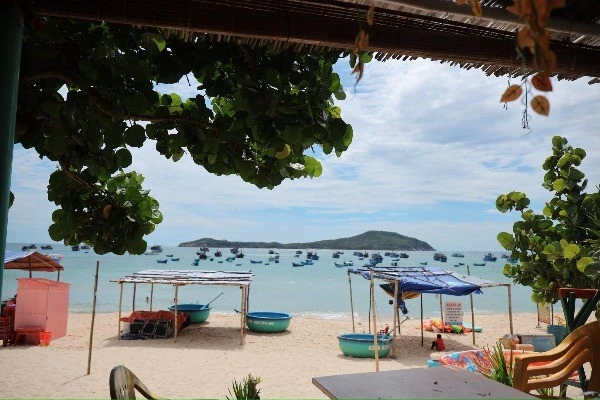 Làng chài Phước Đồng: Thiên đường biển giá rẻ và trải nghiệm bình dị