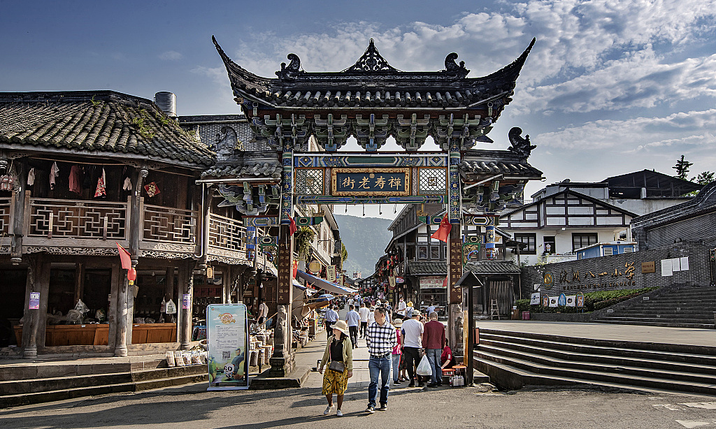 'Làng trường thọ' hồi sinh thành thắng cảnh sau động đất ở Trung Quốc