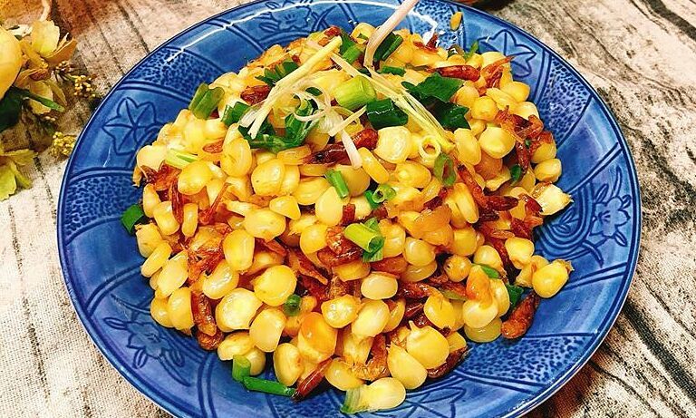 Ngô nếp bơ cay - món ăn lai rai cho ngày nghỉ