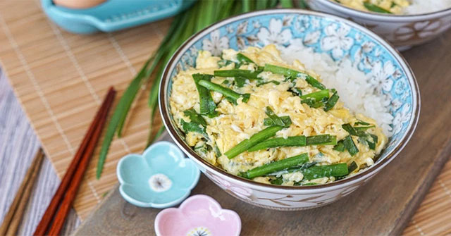 Người Nhật thường dùng lá hẹ trong các món ăn vậy lợi ích của nó là gì?