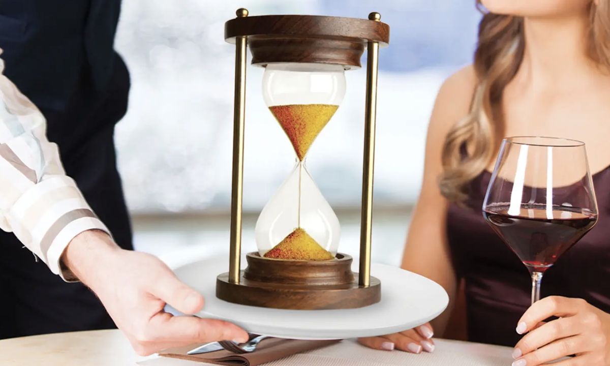 Nhà hàng ở Mỹ đuổi khách ngồi ăn quá lâu