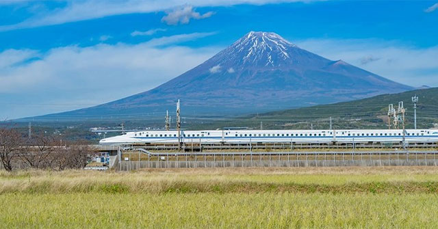 Tàu hỏa Nhật Bản: Biểu tượng của sự đúng giờ và hiệu quả