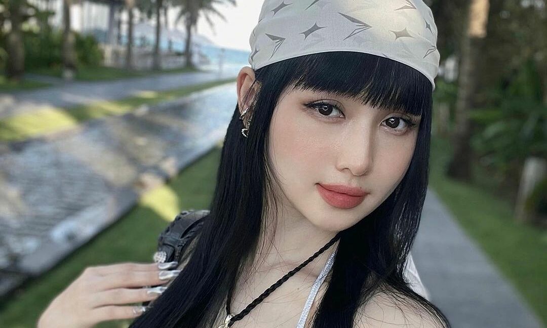 Tâm Tít nghỉ hè trong căn biệt thự hướng biển