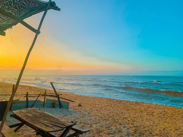 Top 5 bãi biển đẹp như tranh vẽ khi du lịch Huế nên ghé đến