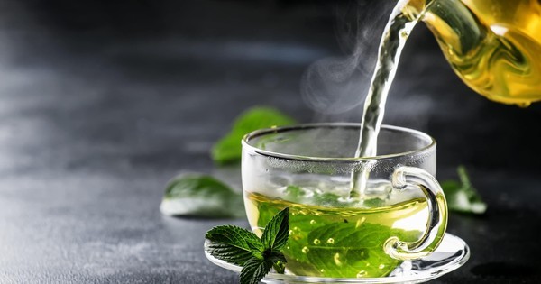 Trà xanh rất tốt nhưng những người này tránh không nên dùng