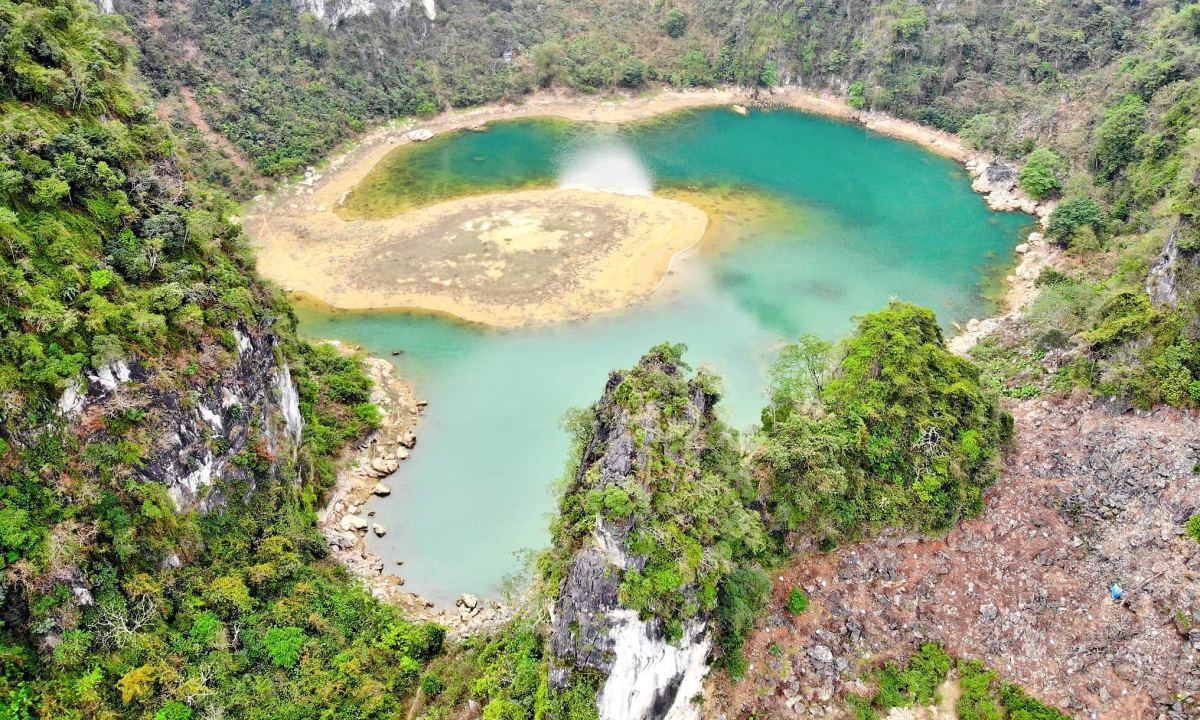 Ngỡ ngàn với cảnh đẹp của Tuyệt tình cốc Hữu Lũng