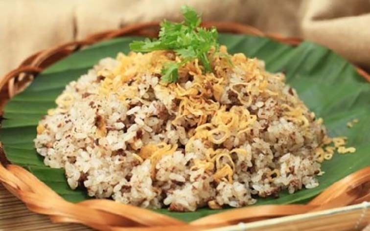 Về Ninh Bình thưởng thức xôi trứng kiến ngon quên lối về