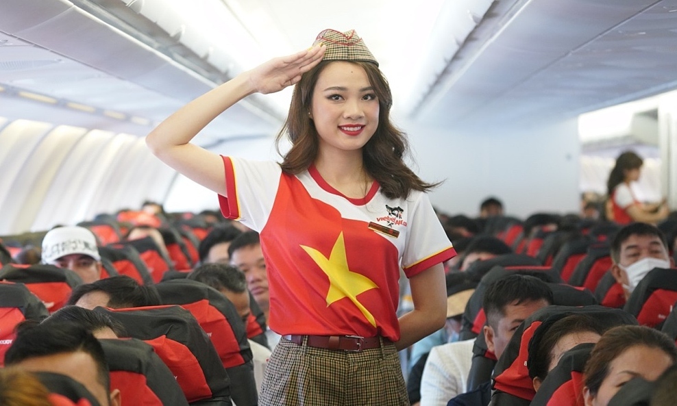 Vietjet mừng Quốc Khánh 2/9 ở độ cao 10.000 m