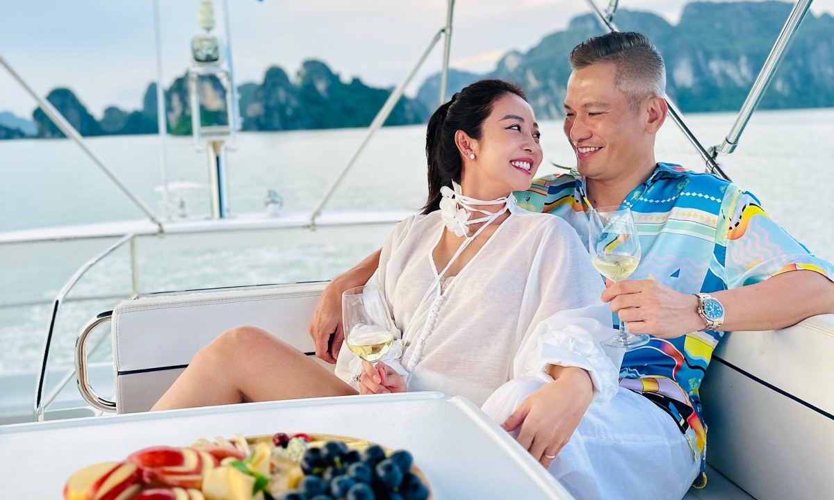 Vợ chồng Jennifer Phạm trốn con đi hẹn hò