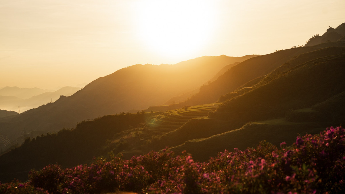 Giá cả ở mức bình dân, dao động từ 150.000 đến 300.000 đồng một đêm. Điều này giúp hành trình của du khách thêm trọn vẹn khi vừa có thể hòa mình vào thiên nhiên, vừa trải nghiệm văn hóa bản địa. Ảnh Nguyễn Hồng Nhật