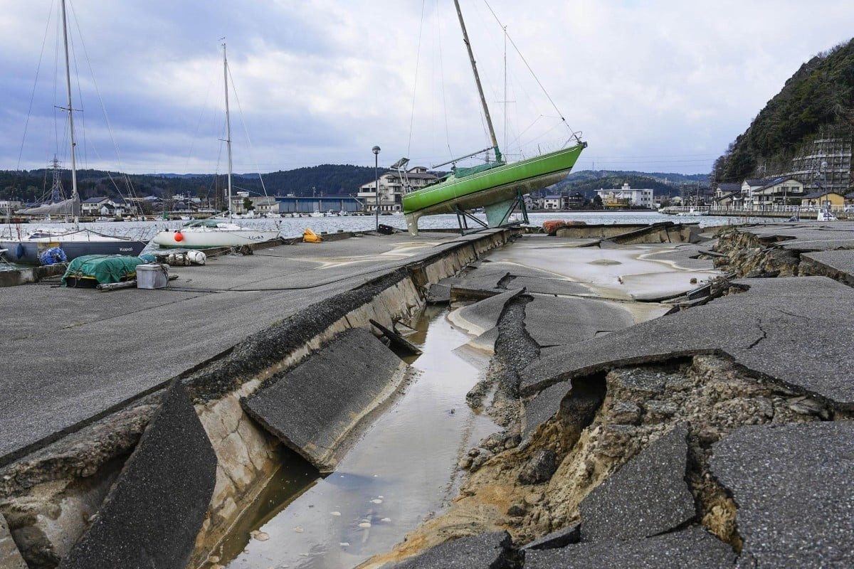Nhật Bản nằm giữa bốn mảng kiến tạo và hứng chịu hơn 1.500 trận động đất mỗi năm. (Ảnh: Báo Người Lao Động)