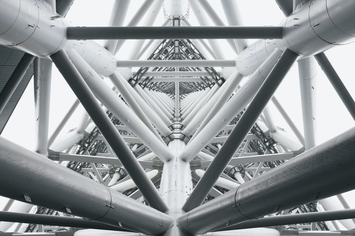 Công nghệ cách ly địa chấn giúp nền móng và thân nhà dịch chuyển độc lập, giảm lực truyền lên toàn khối.(Ảnh: tokyoupdates)