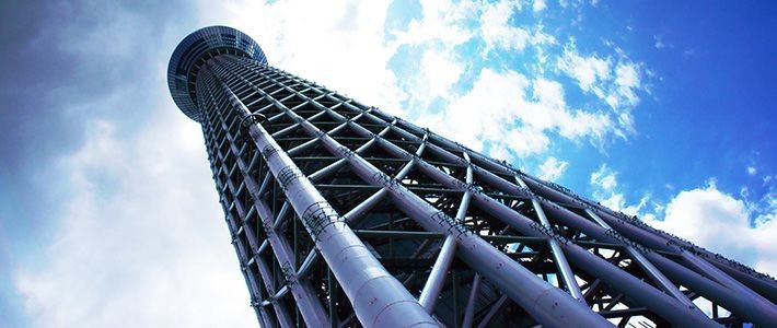 Các thiết bị giảm chấn thủy lực như ống bơm đầy chất lỏng được đặt theo tầng giúp giảm dao động đáng kể.(Ảnh: nippon)