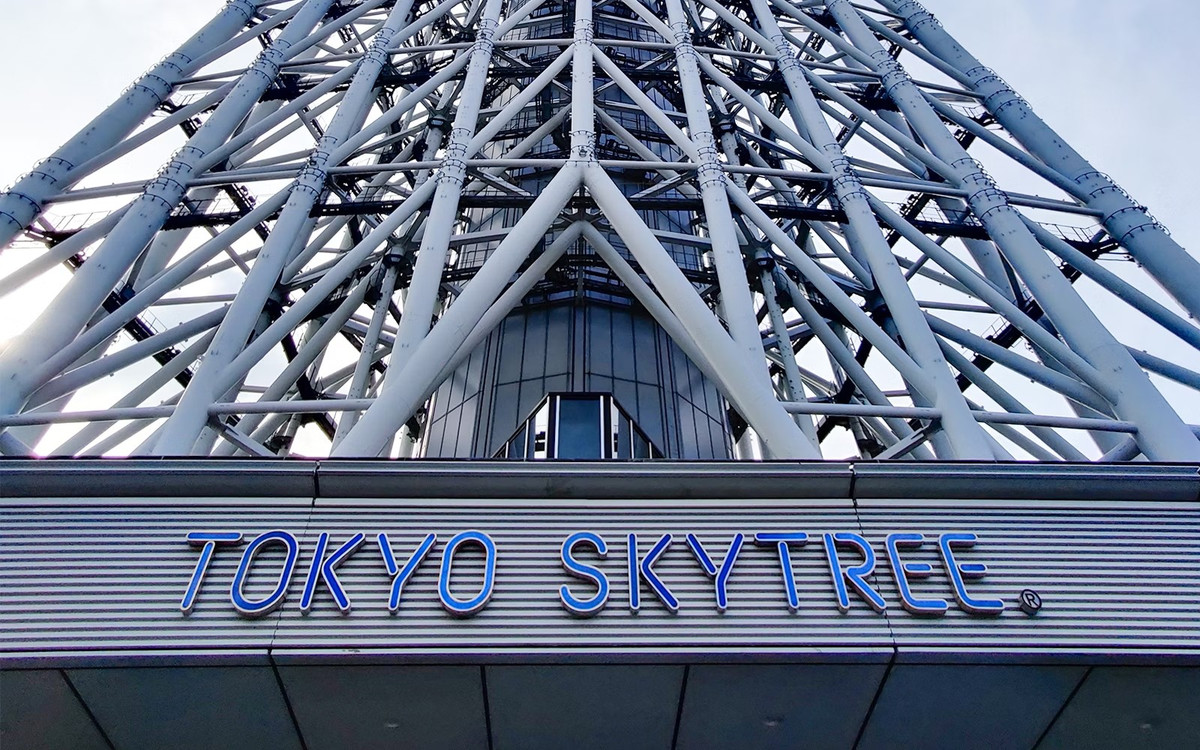 Tháp Skytree Tokyo tích hợp cả công nghệ truyền thống và hiện đại, có trục trung tâm hút chấn động như đền chùa cổ.(Ảnh: Tickets Tokyo)