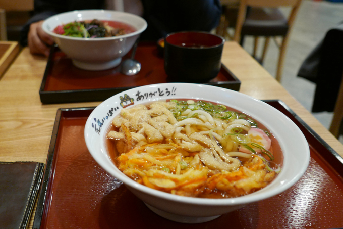 Tận hưởng ẩm thực các nước là một thú vui khi đi du lịch.