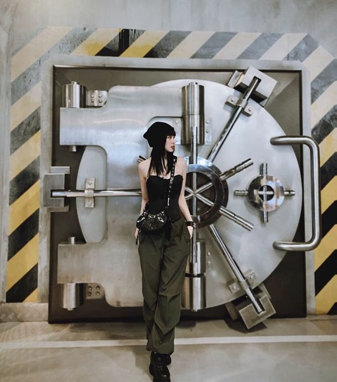 Đi cùng gia đình có nhiều trẻ nhỏ, Tâm Tít và ông xã lên lịch trình dày đặc với nhiều điểm đến vui chơi như công viên giải trí, bảo tàng.